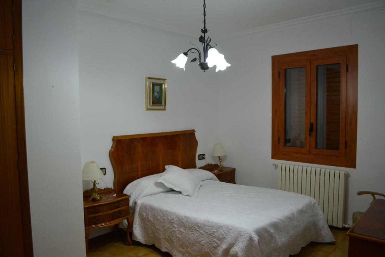 Casa Solatillo Ayerbe Bagian luar foto